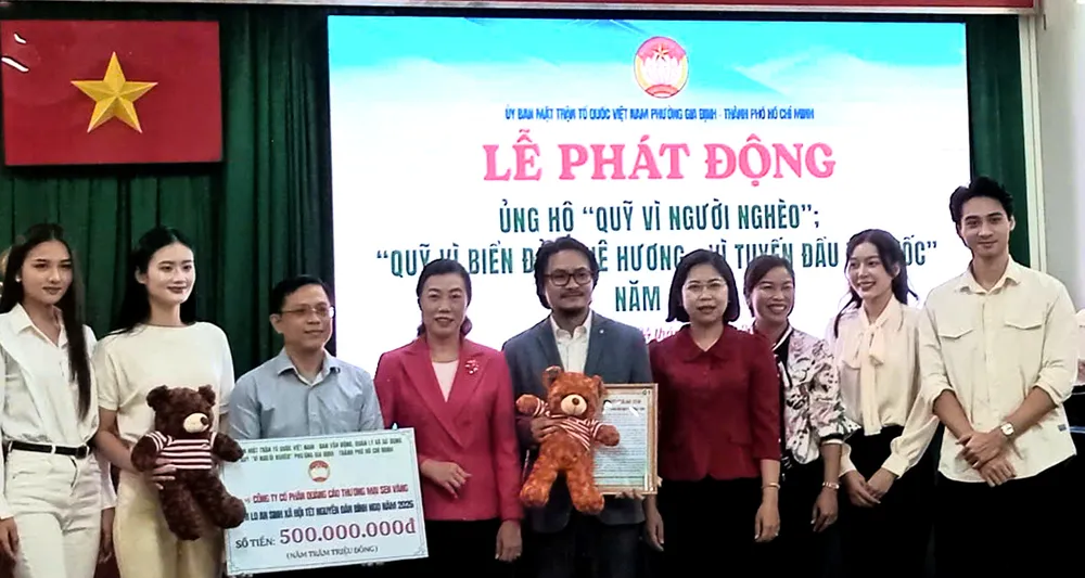 Phường Gia Định: Hơn 1,5 tỷ đồng ủng hộ người nghèo và Quỹ Vì biển đảo quê hương 