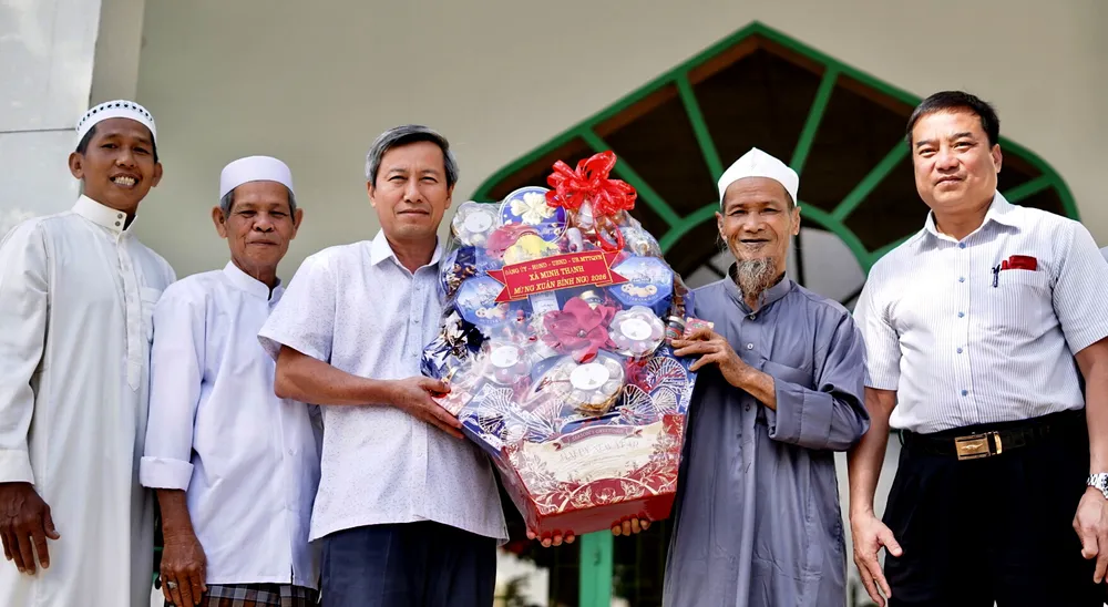  Làng Chăm ấm áp xuân về 