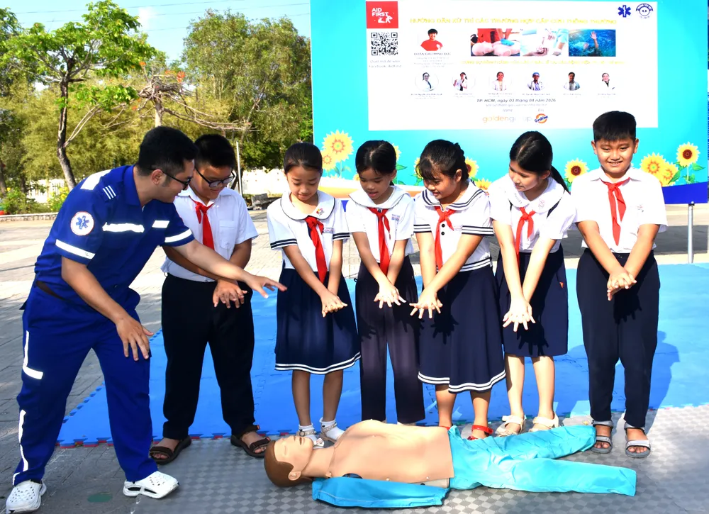 Hướng dẫn kỹ năng cấp cứu cho giáo viên, học sinh