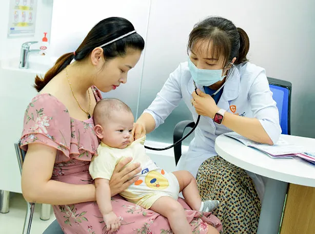 Chủ trương thực hiện kế hoạch này của phường Vũng Tàu là duy trì và nâng cao tỷ lệ tiêm chủng đầy đủ, góp phần kiểm soát và loại trừ các bệnh truyền nhiễm nguy hiểm (Ảnh minh họa).