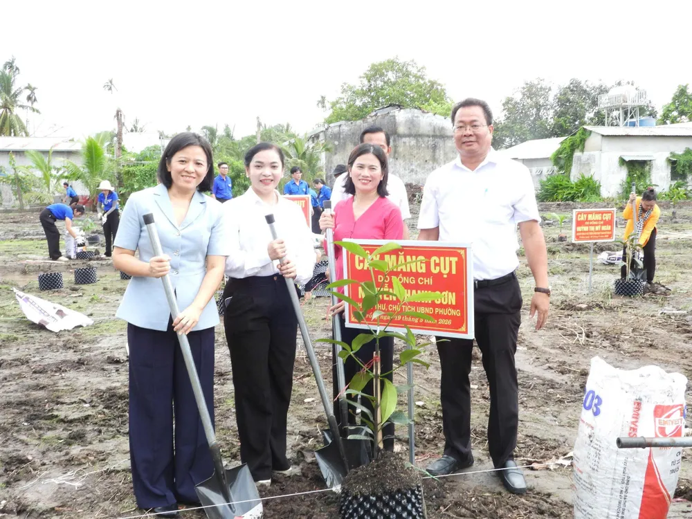 Lãnh đạo phường Thuận An (TPHCM) tham gia lễ phát động “Vườn cây măng cụt nhớ ơn Bác Hồ” tại khu phố Hưng Thọ