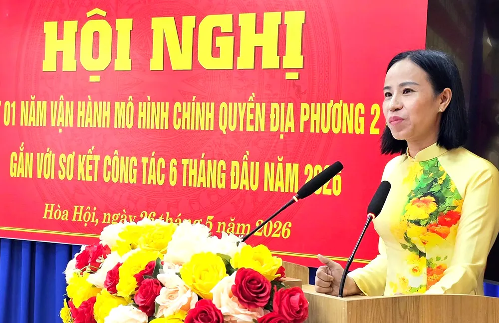 Đồng chí Võ Ngọc Thanh Trúc - Ủy viên Ban Thường vụ Thành ủy, Phó Trưởng đoàn chuyên trách ĐBQH TPHCM phát biểu tại hội nghị sơ kết ở xã Hòa Hội