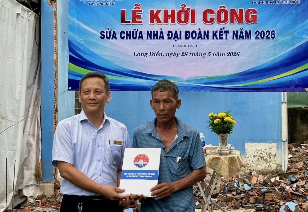 Lễ khởi công sửa chữa nhà Đại đoàn kết cho CCB Nguyễn Văn Mười