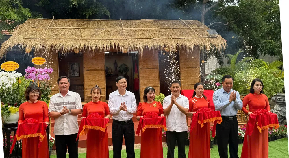 Nghi thức cắt băng khánh thành “Không gian văn hóa Hồ Chí Minh” tại Tịnh xá Ngọc Lâm