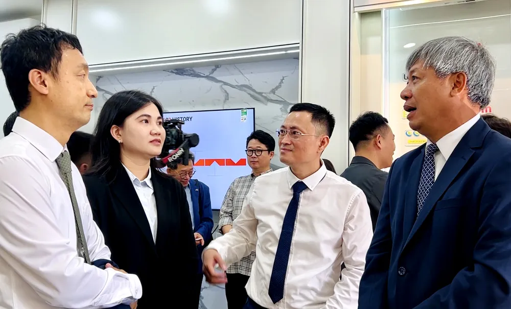 Lãnh đạo TP Đà Nẵng tham quan Không gian đổi mới sáng tạo Đà Nẵng - Daegu