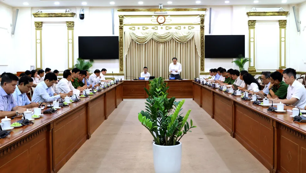 Buổi làm việc về công tác quản lý nhà nước về môi trường trên địa bàn TPHCM. Ảnh: THANH HIỀN