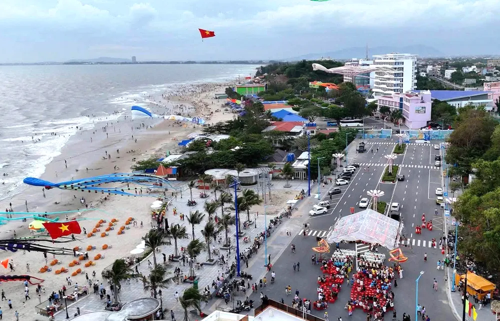 Phố đi bộ Long Hải nhìn từ trên cao.