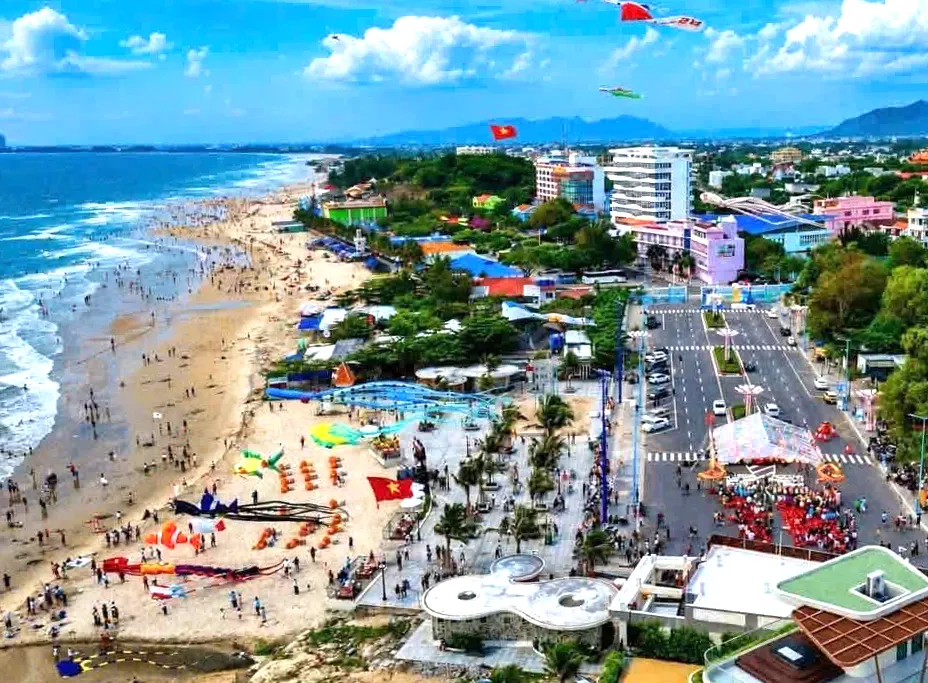 Bãi biển Long Hải nhìn từ trên cao
