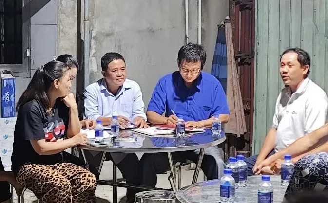 Một buổi họp dân tại khu phố Tây B để trao đổi về chủ trương nâng cấp, cải tạo các tuyến hẻm trên địa bàn 