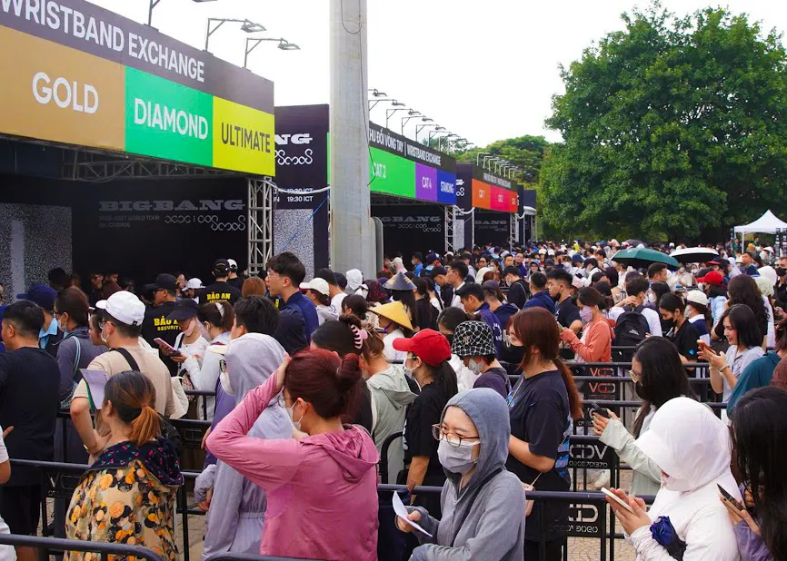 Khu vực đổi vòng dành cho khán giả tham gia concert BigBang. Ảnh LAN ĐINH