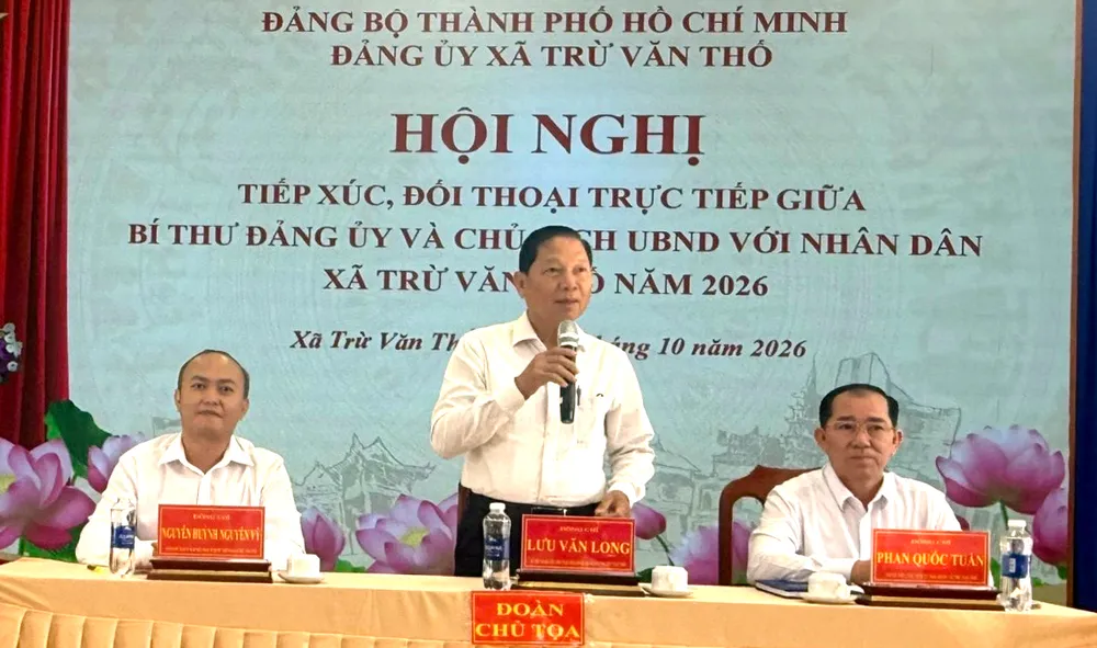 Đồng chí Lưu Văn Long, Bí thư Đảng ủy, Chủ tịch HĐND xã Trừ Văn Thố phát biểu kết luận hội nghị