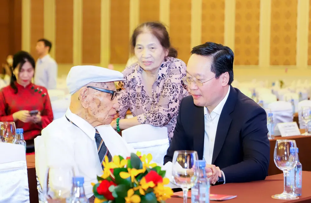 Nguyen Ky Cam. 2pg.jpg