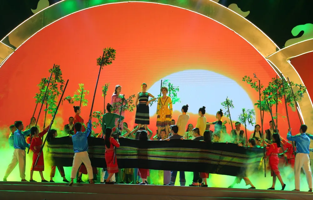 Gia Nghĩa lên thành phố ảnh 3