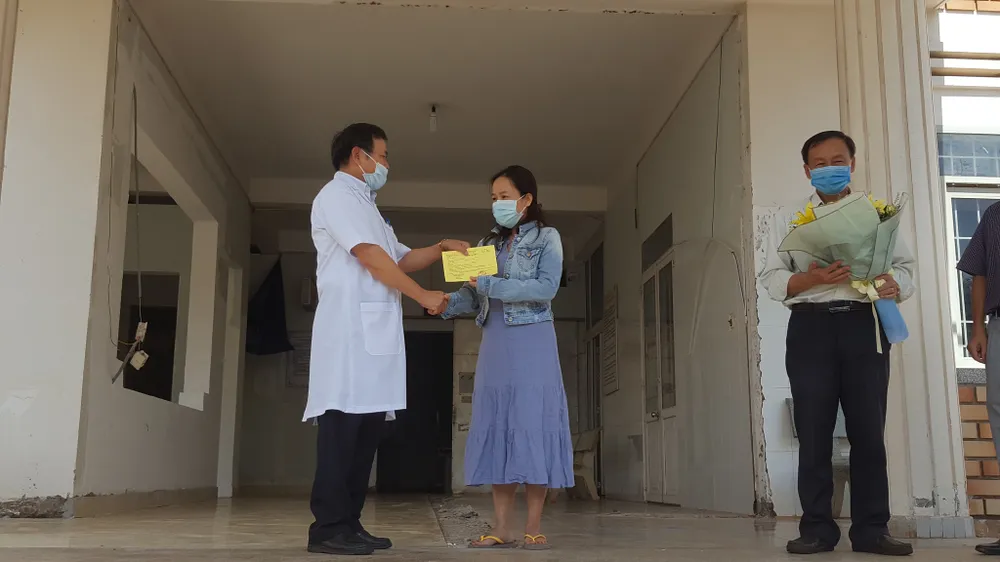 Bệnh nhân 601  có kết quả xét nghiệm 6 lần âm tính với SARS-CoV-2 và được xuất viện