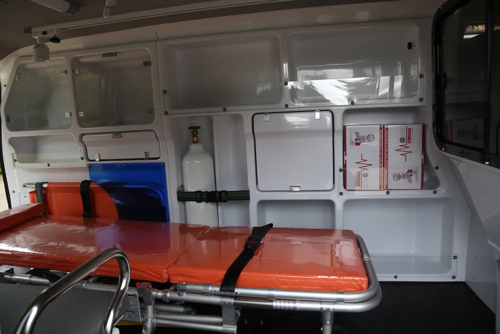 Trường Sĩ quan Lục quân 2 và Công ty Xuyên Việt Oil tặng xe cứu thương cho Trung tâm y tế huyện Lắk ảnh 2