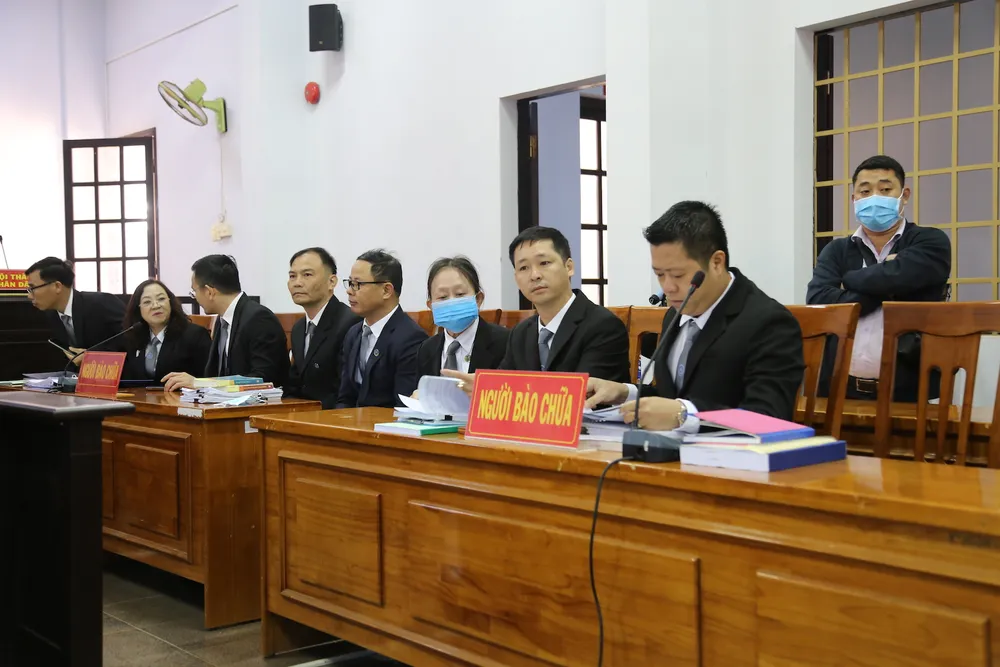 Hoãn xét xử Trịnh Sướng vì 3 bị cáo vắng mặt ảnh 4