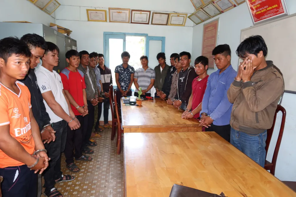 Bắt Trạm trưởng Trạm Kiểm lâm nhận 35 triệu đồng để lâm tặc phá rừng ảnh 2