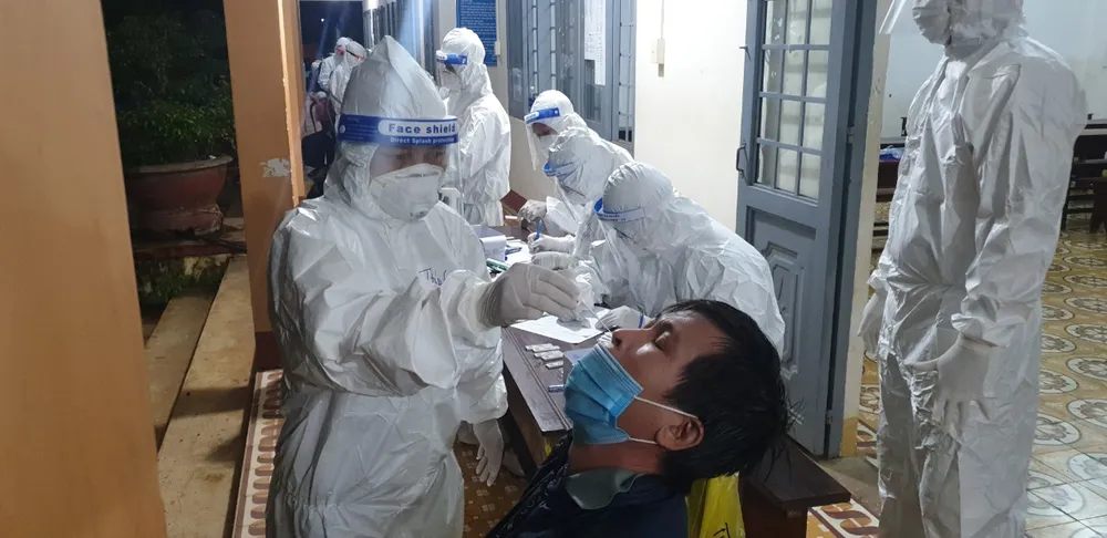 Đồng Nai hộ tống hơn 900 công nhân đi xe máy về Đắk Lắk ảnh 12