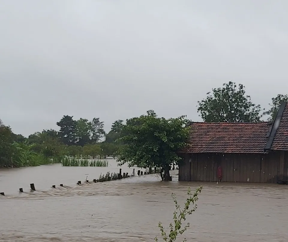 Mưa lớn gây ngập hàng ngàn hécta hoa màu ở Đắk Lắk ảnh 3