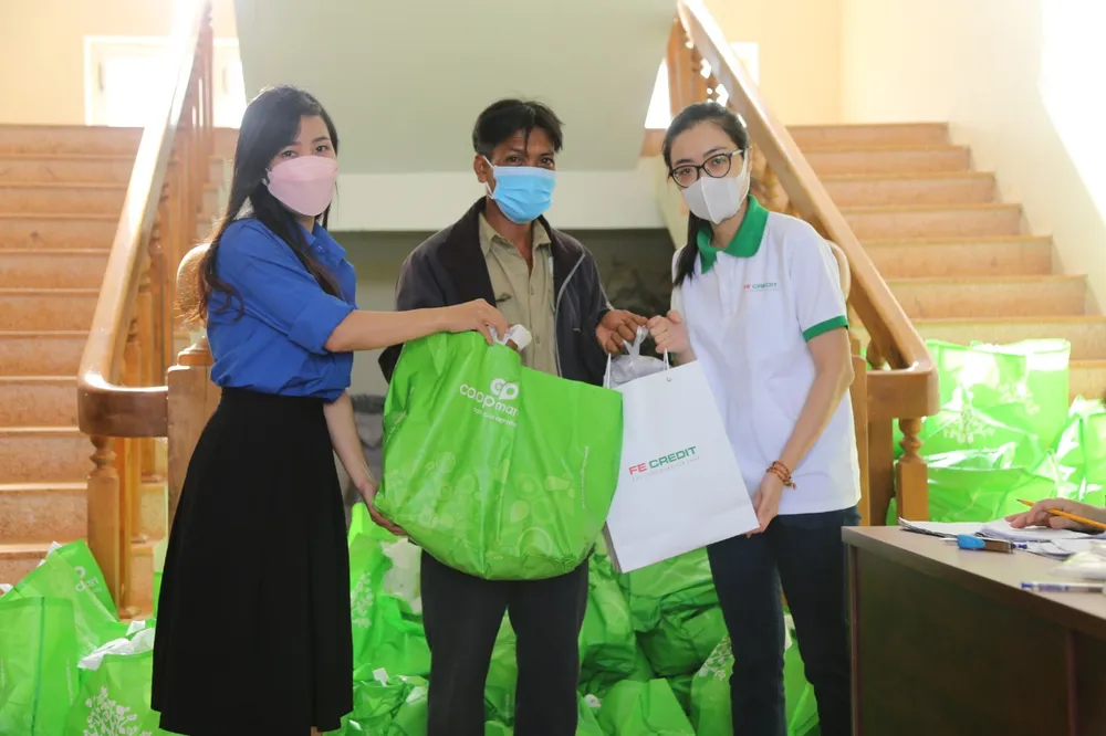 Khám bệnh, phát thuốc miễn phí cho người dân nghèo vùng biên giới Đắk Nông ảnh 7