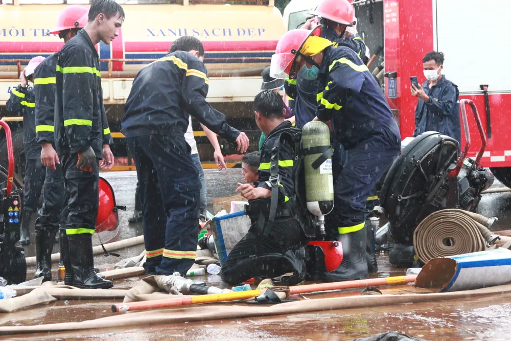 Đắk Lắk: Nỗ lực dập tắt đám cháy lớn ở TP Buôn Ma Thuột ảnh 3