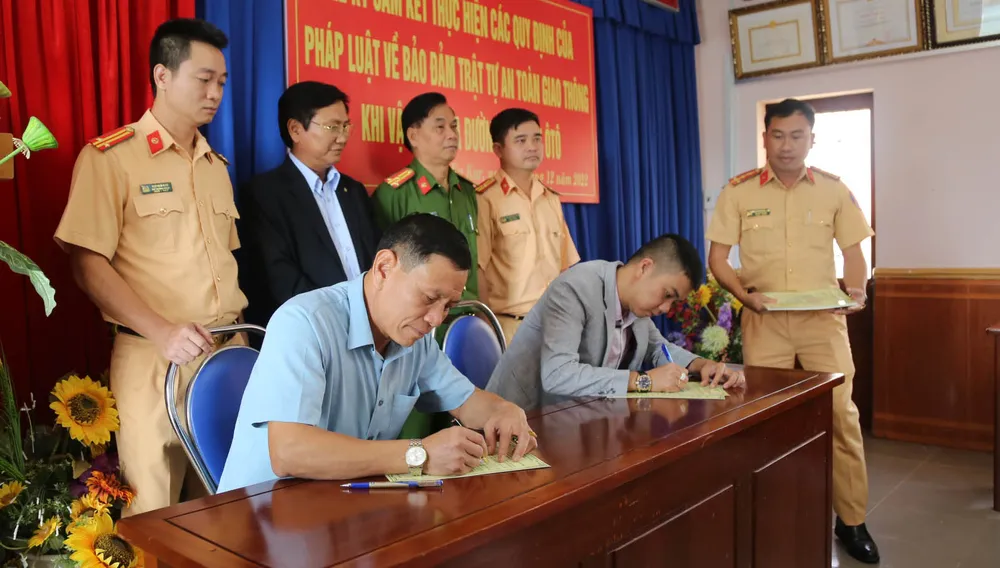 Tăng cường xử lý xe quá tải trên Quốc lộ 26 ảnh 2