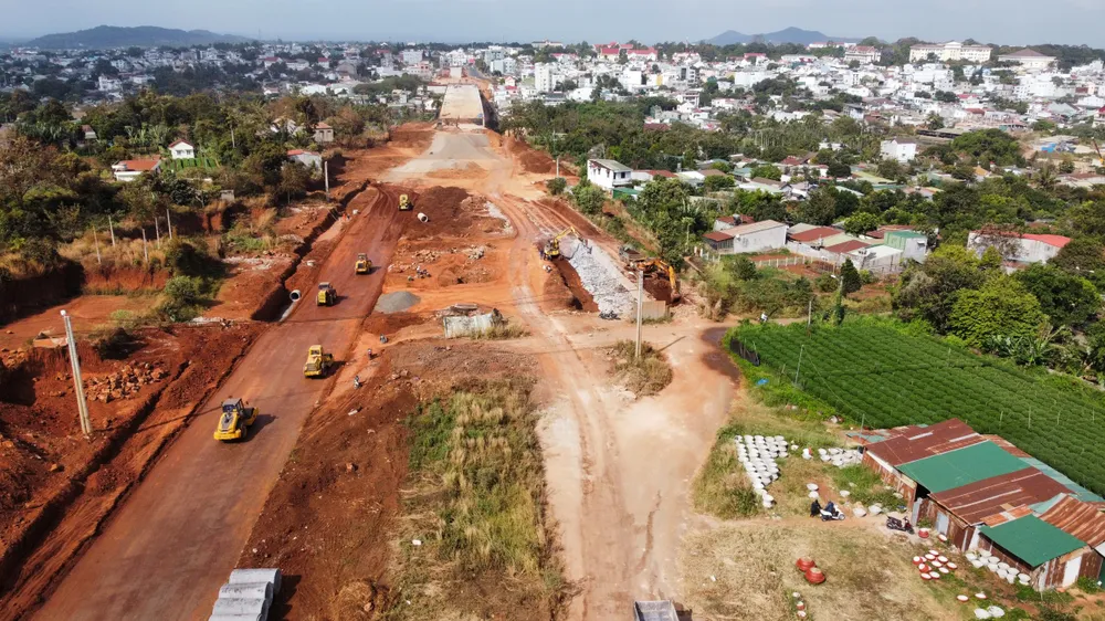 Tuyến Đại lộ Đông Tây TP Buôn Ma Thuột còn nhiều đoạn chưa được thi công xong