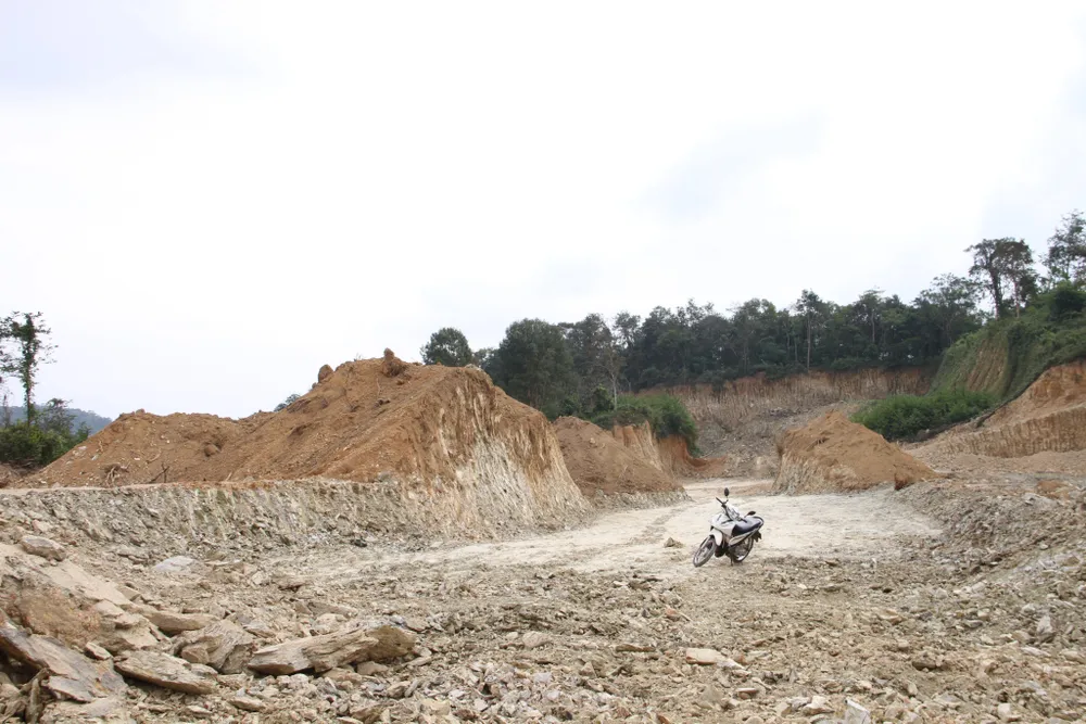 Nghi múc đất rừng thi công Đại lộ Đông Tây TP Buôn Ma Thuột