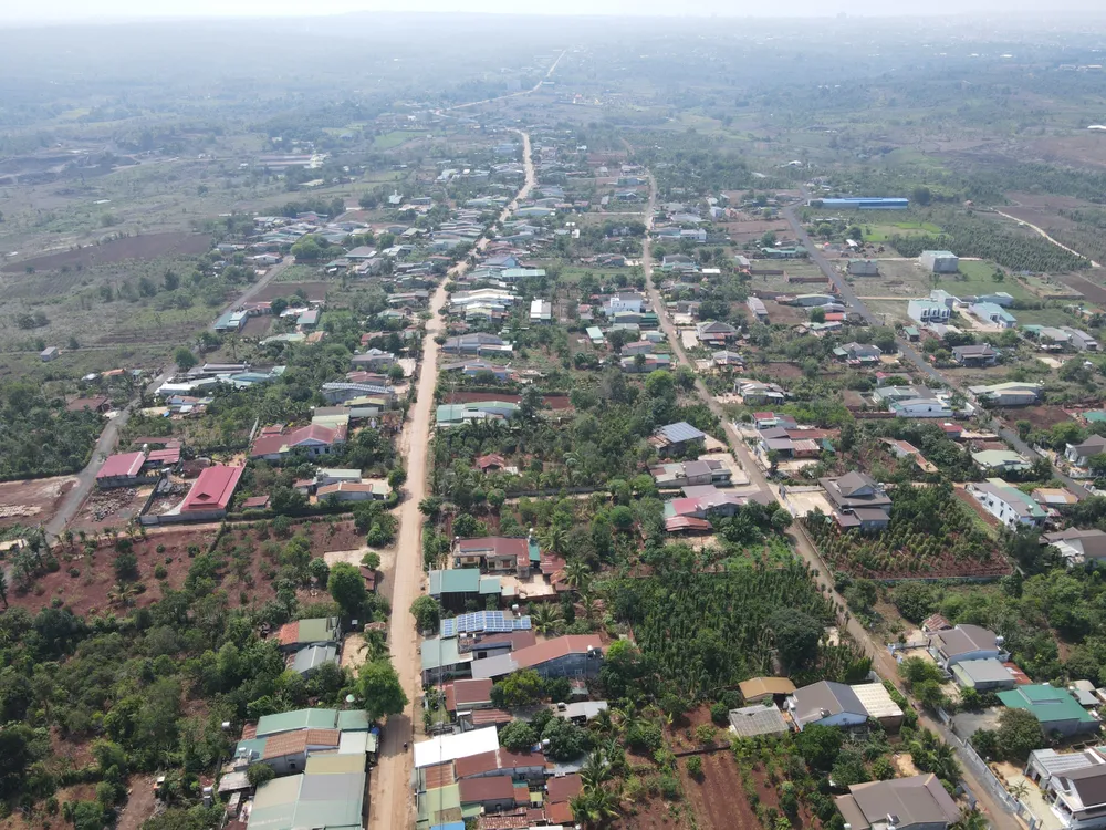 Tại thôn 8, xã Cư Êbur, nhà dân nằm san sát nhau