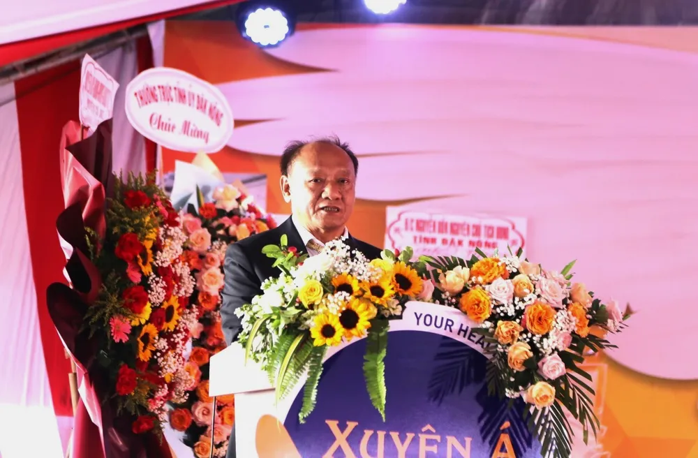 TS.BS Nguyễn Văn Châu,Tổng Giám đốc Công ty CPĐT Bệnh viện Xuyên Á phát biểu tại buổi lễ