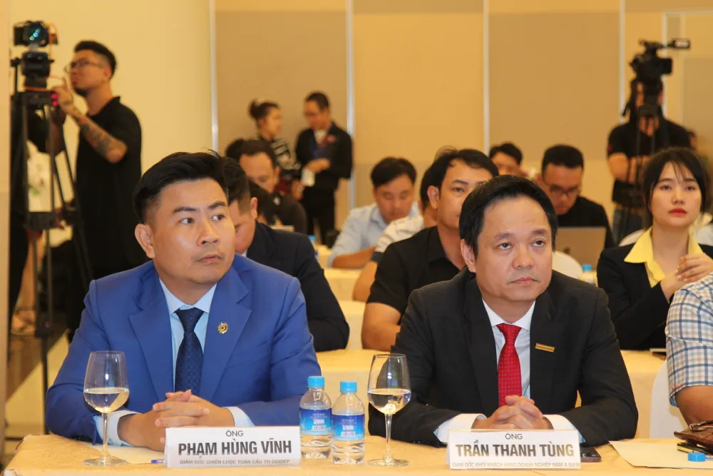 Đại biểu tham dự hội thảo