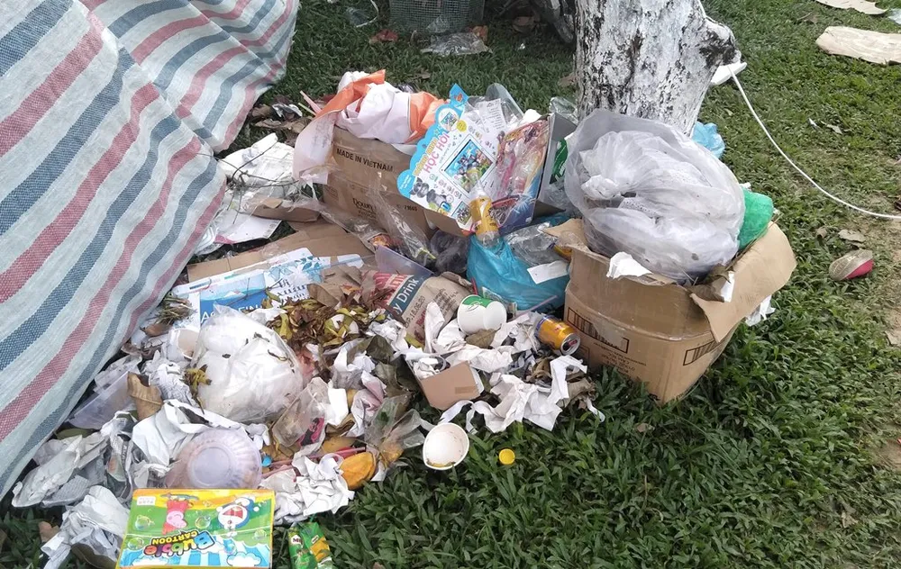Đà Nẵng: Công viên 29 tháng 3 ngập rác sau tết ảnh 4