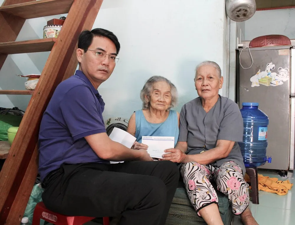 Báo SGGP trao tiền hỗ trợ cho 2 hoàn cảnh khó khăn ảnh 3
