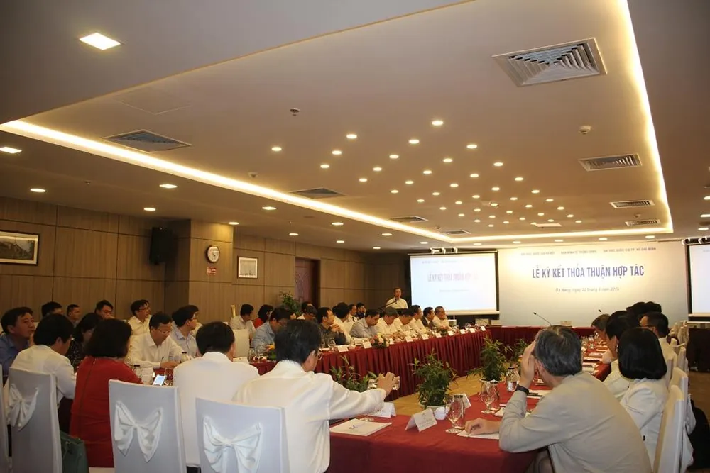 Ký kết hợp tác giữa Ban Kinh tế Trung ương và hai Đại học Quốc gia ảnh 2