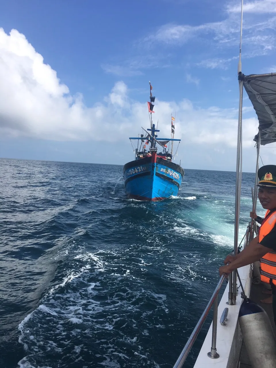 5 ngư dân ngộ độc trên biển, 1 người tử vong ảnh 1