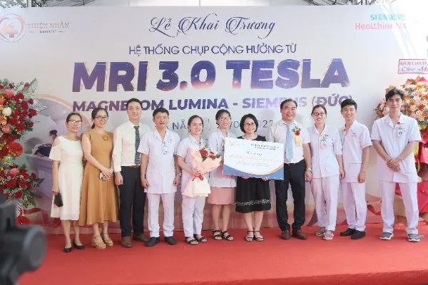 Bệnh viện Thiện Nhân khai trương hệ thống máy MRI 3.0 Tesla hiện đại nhất khu vực miền Trung ảnh 2
