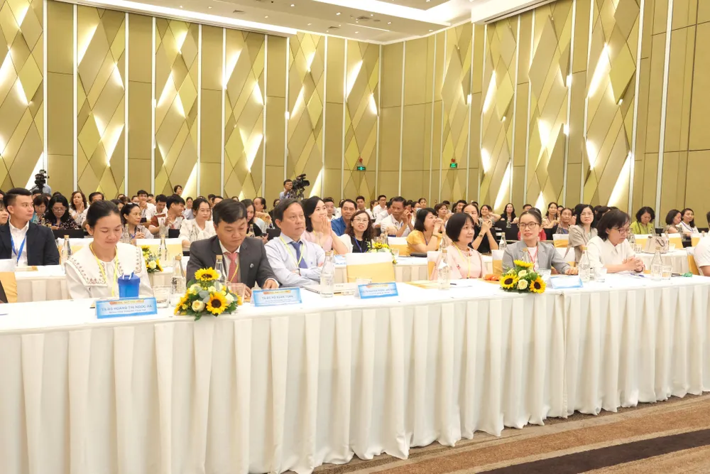 Hội thảo thu hút hơn 200 đại biểu là các bác sĩ quan tâm đến lĩnh vực ung thư vú tại khu vực miền Trung và Tây Nguyên mở rộng Hội thảo thu hút hơn 200 đại biểu là các bác sĩ quan tâm đến lĩnh vực ung thư vú tại khu vực miền Trung và Tây Nguyên mở rộng