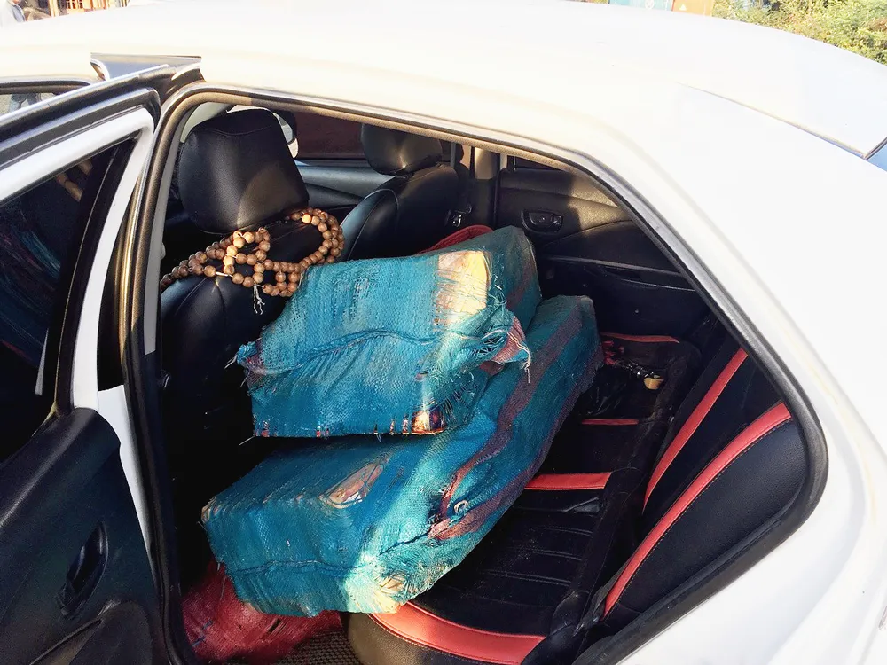 Số pháo trong xe taxi