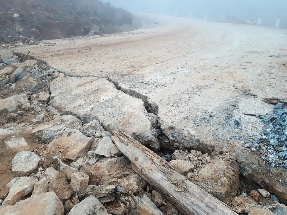 Đoạn đường gần 750 tỷ đồng tan nát sau 1 năm 3 tháng thông tuyến ảnh 1