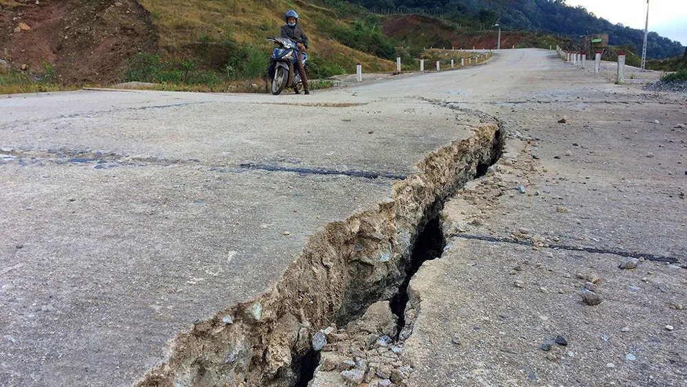 Đoạn đường gần 750 tỷ đồng tan nát sau 1 năm 3 tháng thông tuyến ảnh 5