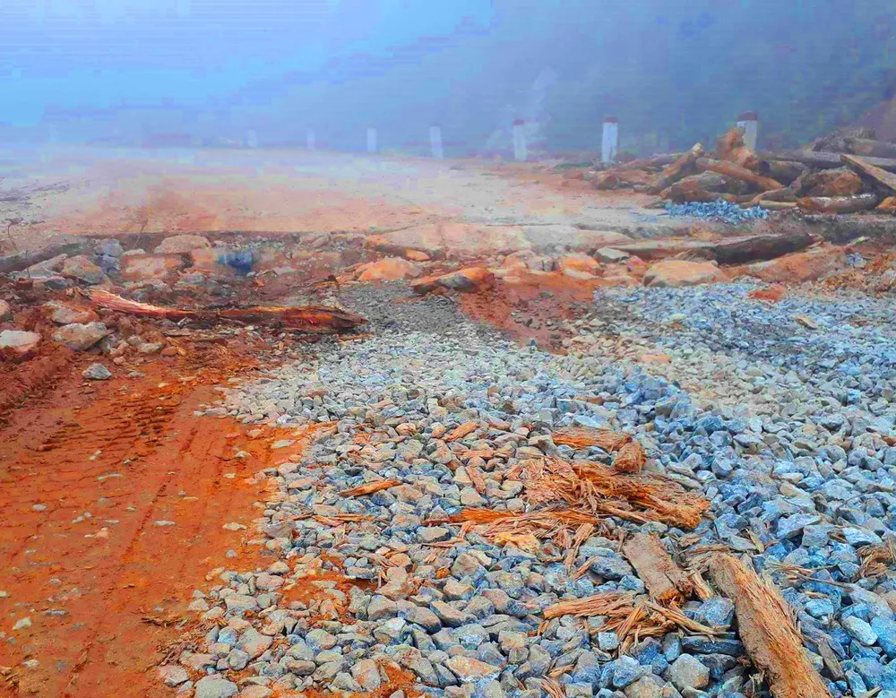 Vụ “Đường nát sau 15 tháng thông tuyến”: Gấp rút sửa chữa  ảnh 2