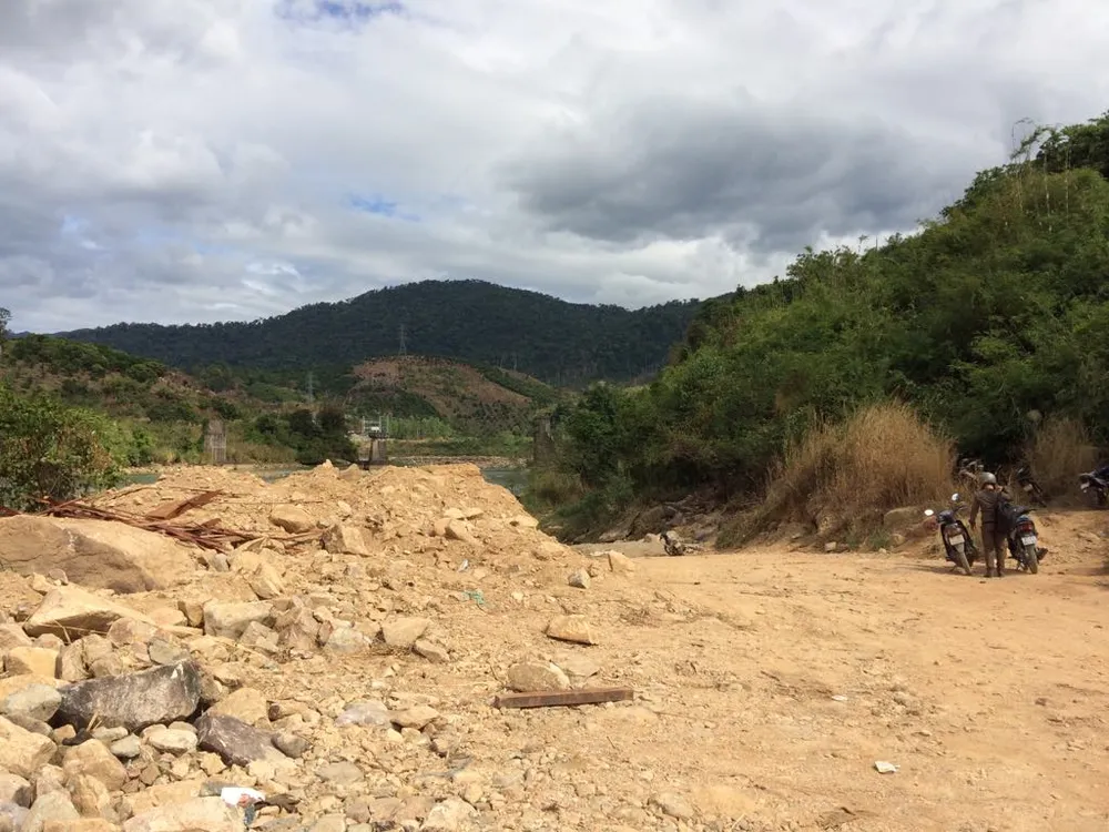 Vụ gỗ lậu giấu dưới hồ thủy điện: Truy quét các bến, phà có khả năng tập kết gỗ  ảnh 2