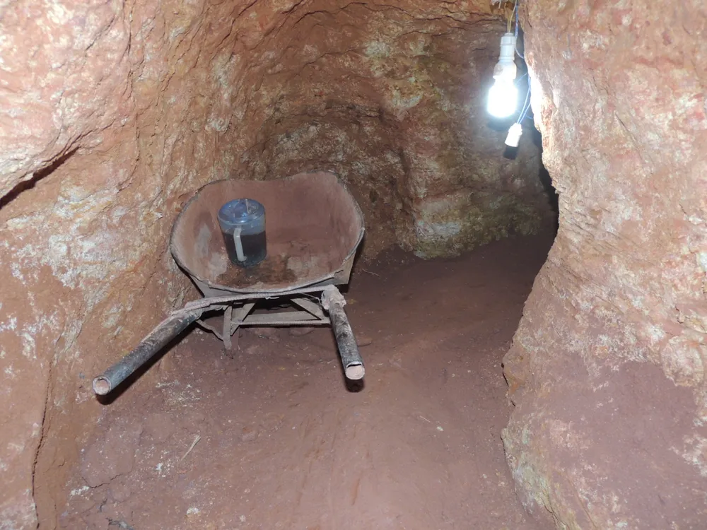 Kiến nghị làm rõ trách nhiệm chính quyền địa phương để xảy ra khai thác vàng trái phép ảnh 2