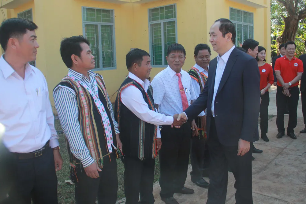 Chủ tịch nước Trần Đại Quang thăm, chúc tết đồn biên phòng, xã biên giới tại Gia Lai ảnh 7