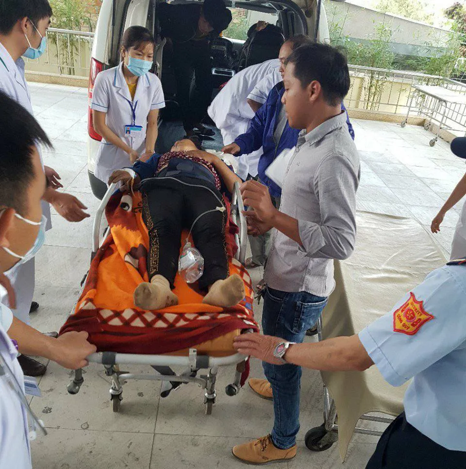 Xe khách lao xuống vực ở đèo Lò Xo, 1 người chết, 19 người bị thương ảnh 5