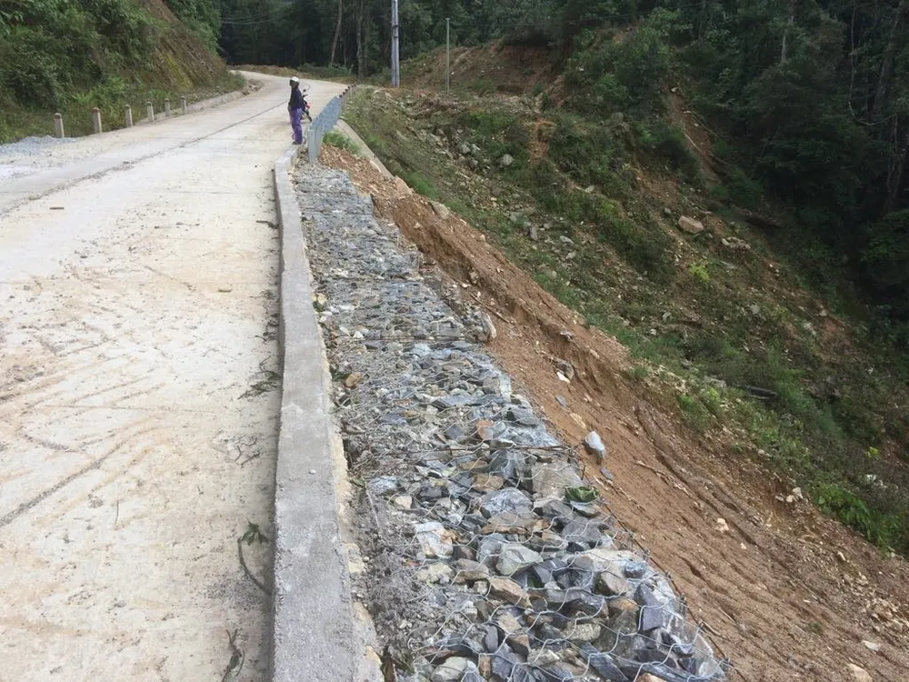 Vụ “Đường nát sau 15 tháng thông tuyến”: “Đã khắc phục trong phạm vi có thể”  ảnh 2