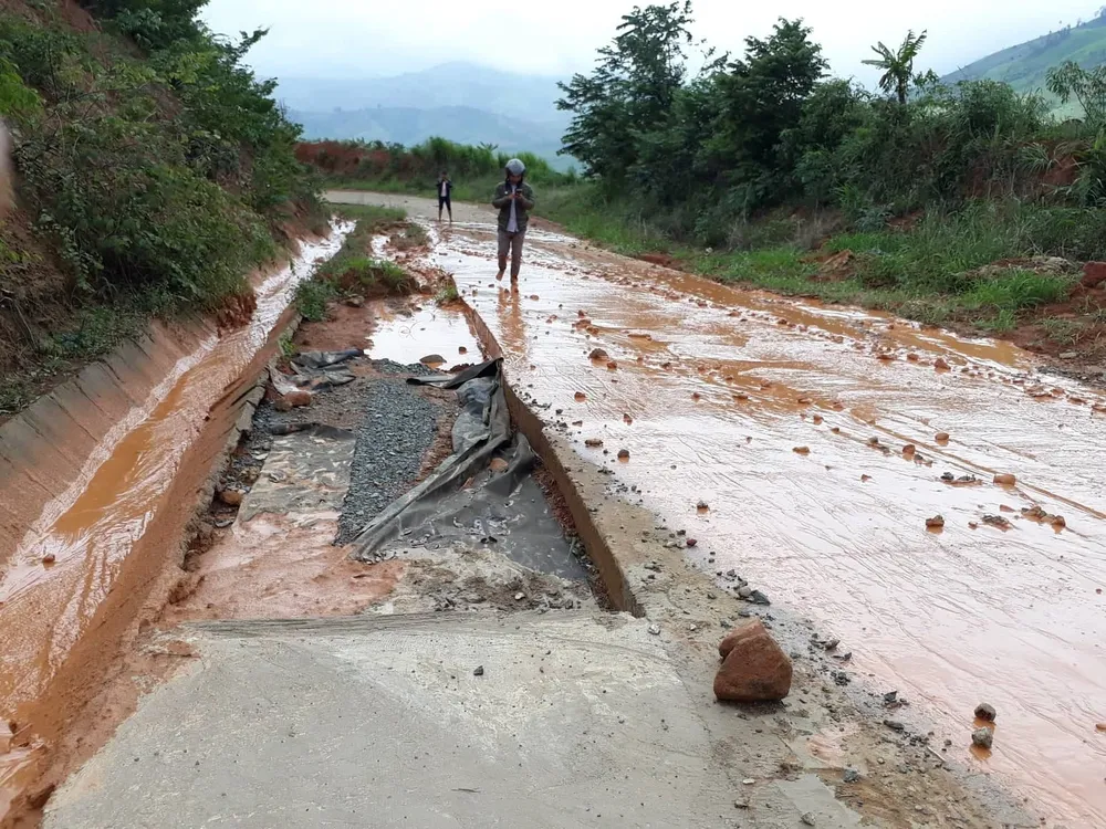 Đề nghị khắc phục tuyến đường đầu tư 482 tỷ đồng chưa bàn giao đã sạt lở ảnh 4