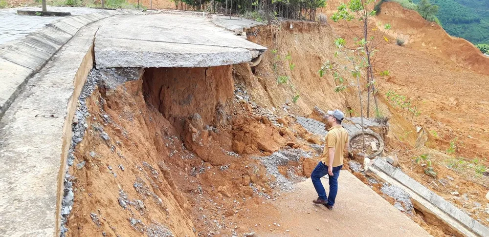 Đường xây, nâng cấp tốn hàng chục tỷ đồng, giờ xin thêm 5 tỷ để sửa chữa  ảnh 2