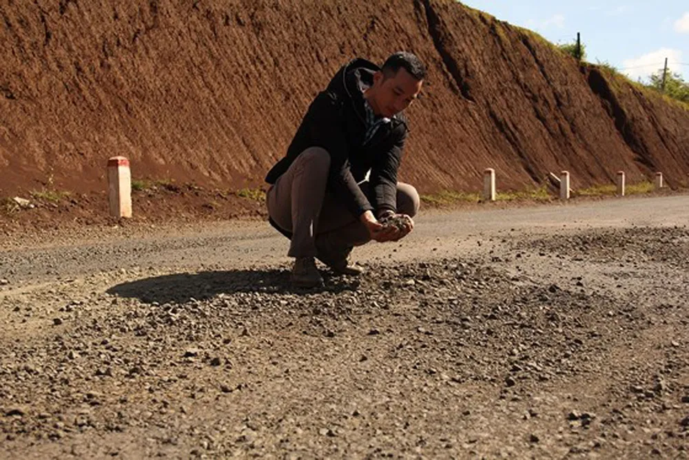 Đường gần trăm tỷ mới xong đã hỏng: Lùng bùng xác định nguyên nhân ảnh 2