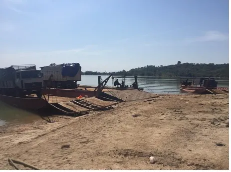 Bắt 3 xe tải chở hơn 40m³ gỗ lậu chờ tẩu tán  ảnh 2